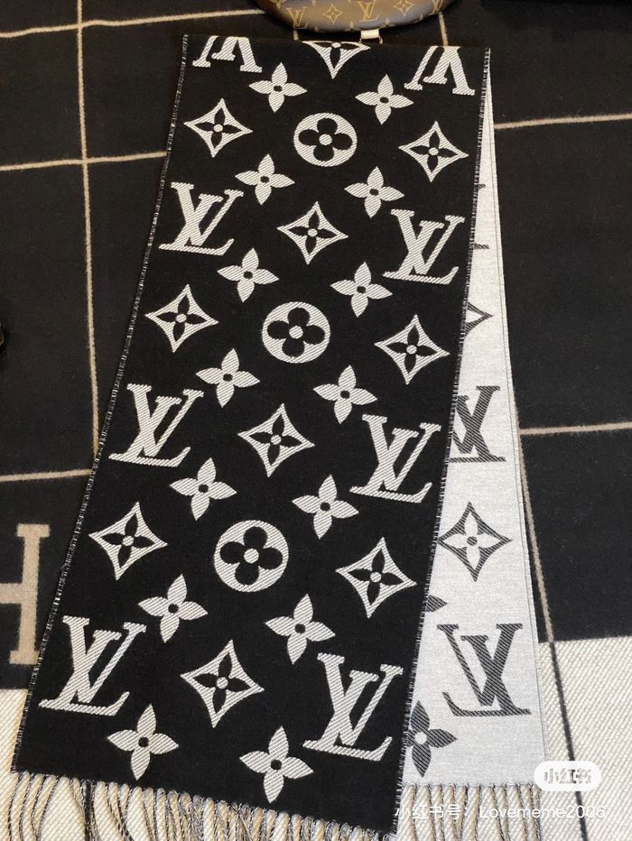 Louis Vuitton Scarf LV00027